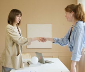 Entrepreneuriat féminin : sécuriser ses revenus grâce à un contrat de location