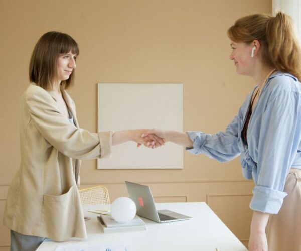 Entrepreneuriat féminin : sécuriser ses revenus grâce à un contrat de location