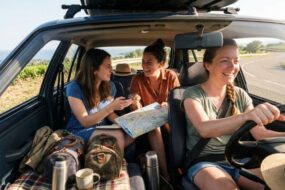 Partir seule entre copines : comment on prépare un road trip sans y laisser son énergie